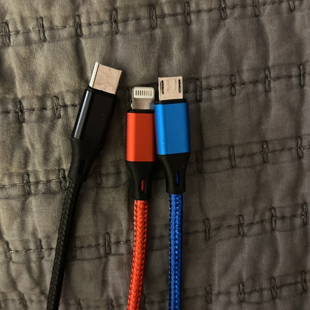 🎁 3-in-1 Multi Charging Cable, NWT - Picture 12 of 12
